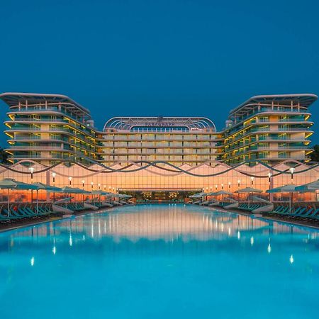 Paragraph Resort & Spa Shekvetili, Autograph Collection Shekhvetili Exterior foto The hotel at night