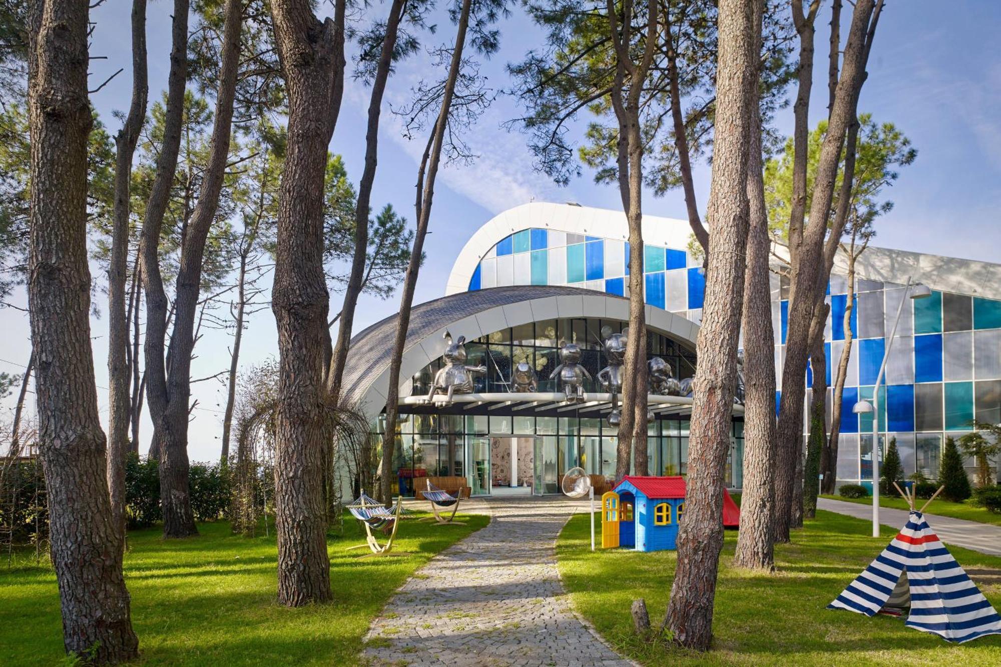 Paragraph Resort & Spa Shekvetili, Autograph Collection Shekhvetili Exterior foto The resort's main building