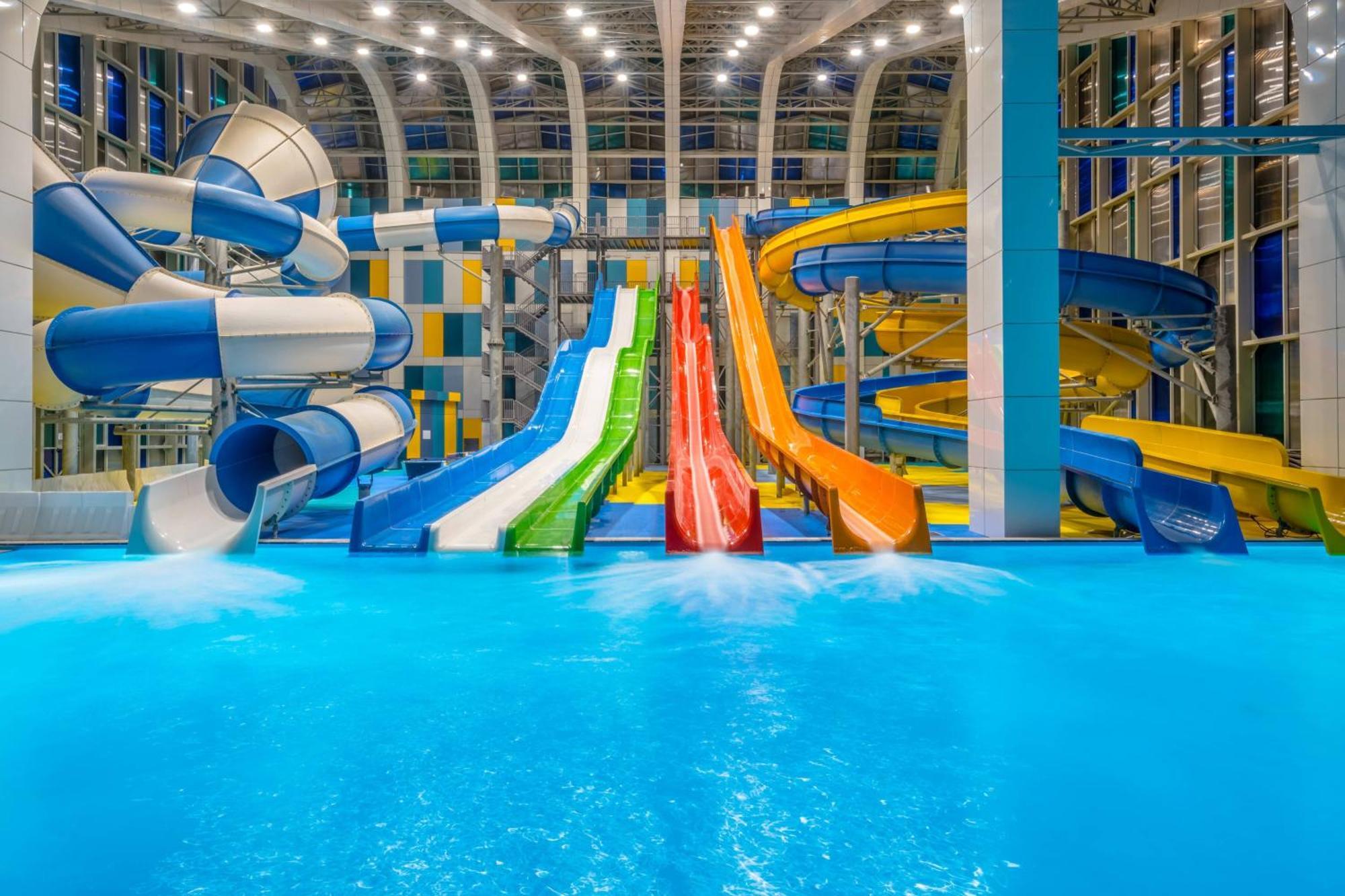 Paragraph Resort & Spa Shekvetili, Autograph Collection Shekhvetili Exterior foto Water slides at the water park