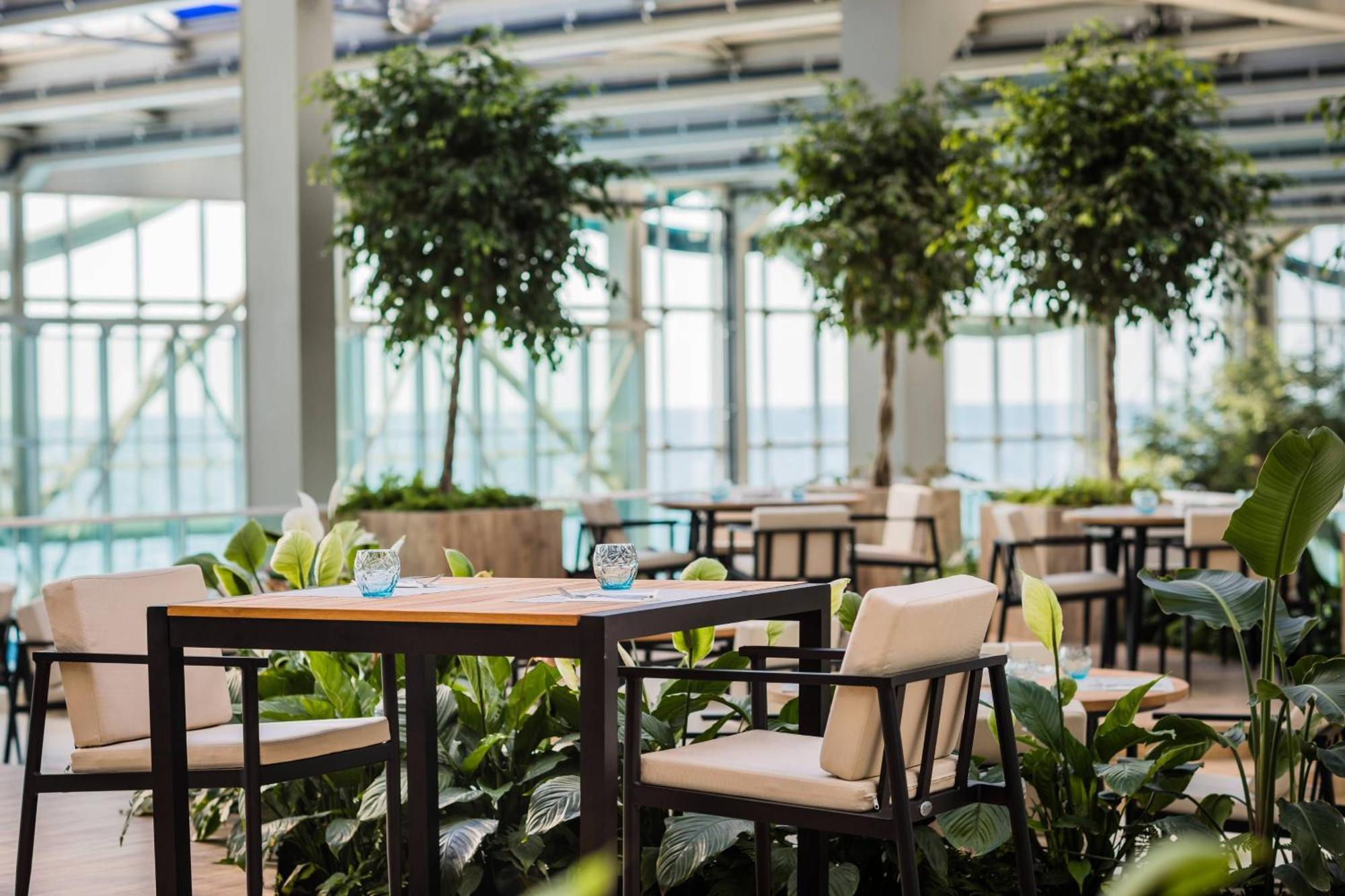 Paragraph Resort & Spa Shekvetili, Autograph Collection Shekhvetili Exterior foto The interior of the Sky Garden
